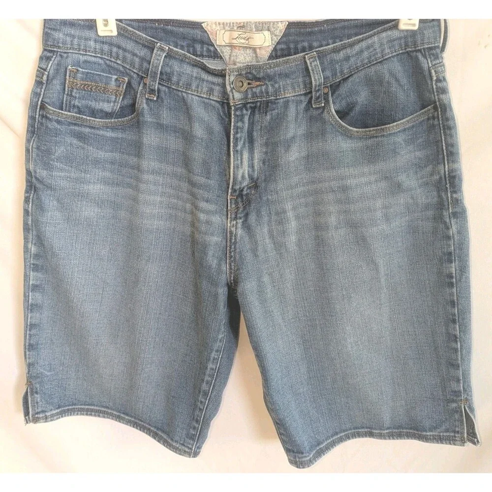 Levi's Womens Size 10 Stretch Denim Blue Jeans Bermuda Shorts Classic
